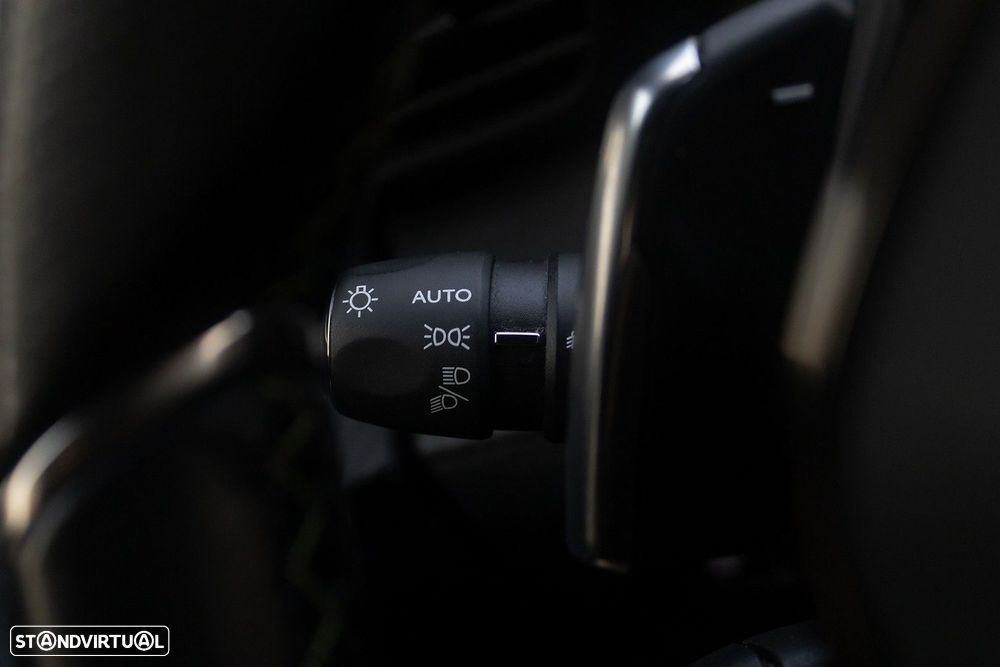 Peugeot 2008 1.5 BlueHDi GT EAT8 - 17