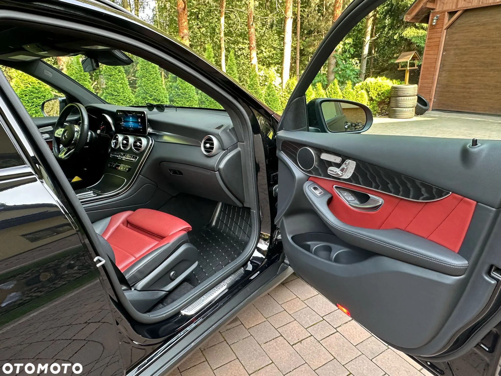 Mercedes-Benz GLC 300 4Matic 9G-TRONIC AMG Line - 15