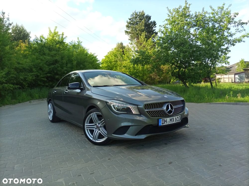 Mercedes-Benz CLA 180 AMG Line - 1