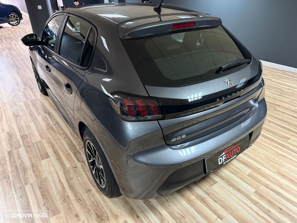 Peugeot 208 - 4