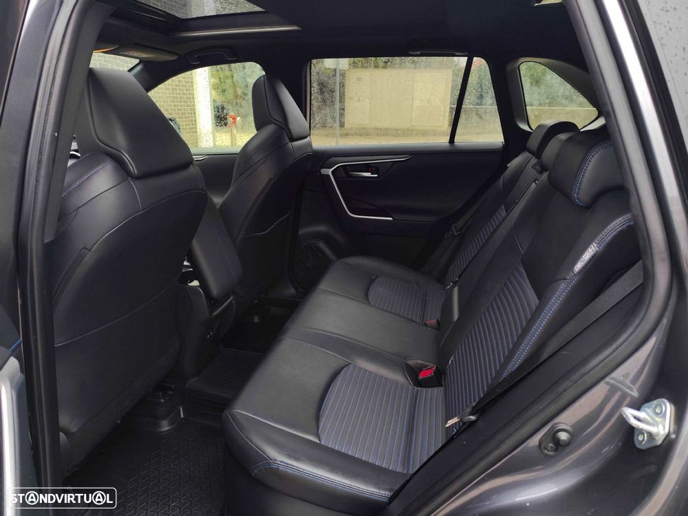 Toyota RAV4 2.5 HDF Lounge - 22