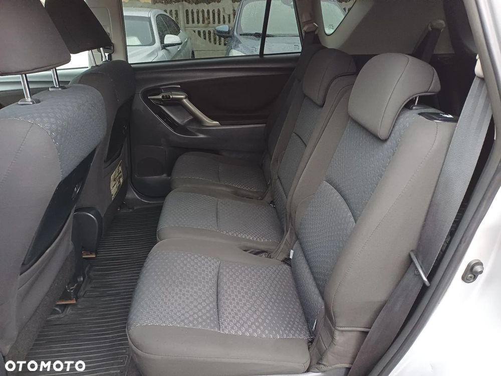 Toyota Verso 2.0 D-4D 2010 7os - 17