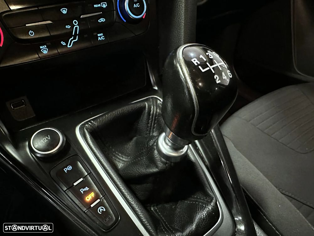 Ford Focus SW 1.5 TDCi Titanium - 25