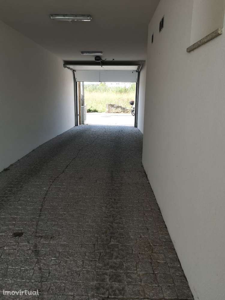 Garagem, Ovar, São João, Arada e São Vicente de Pereira Jusã, Rua Gomes Freire - Grande imagem: 4/4