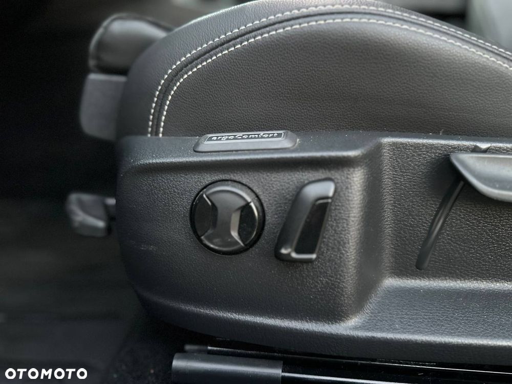 Volkswagen Passat 2.0 TDI SCR DSG Highline - 14