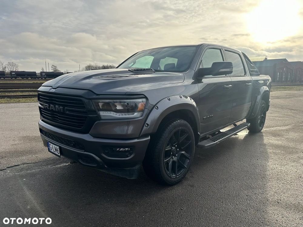 RAM 1500 5.7 Crew Cab Shortbed Laramie Black - 1