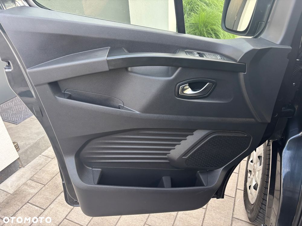 Renault Trafic - 16