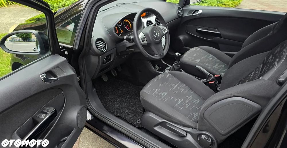 Opel Corsa 1.4 16V Satellite - 29