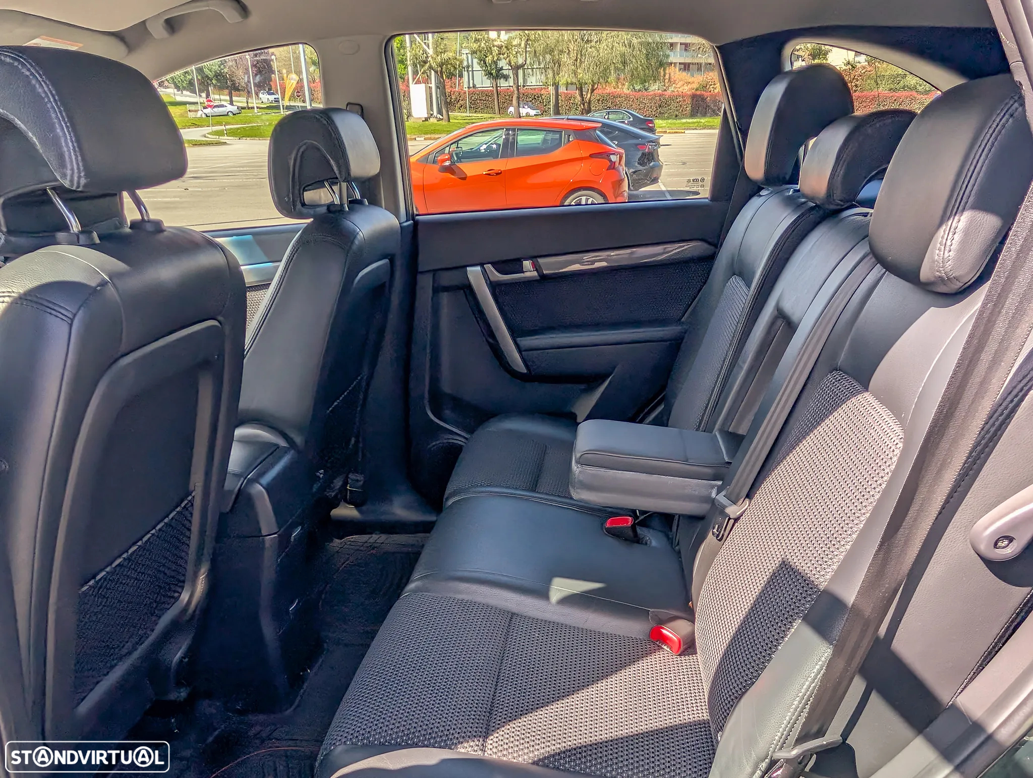 Chevrolet Captiva 2.0 VCDi Seven 7L - 28