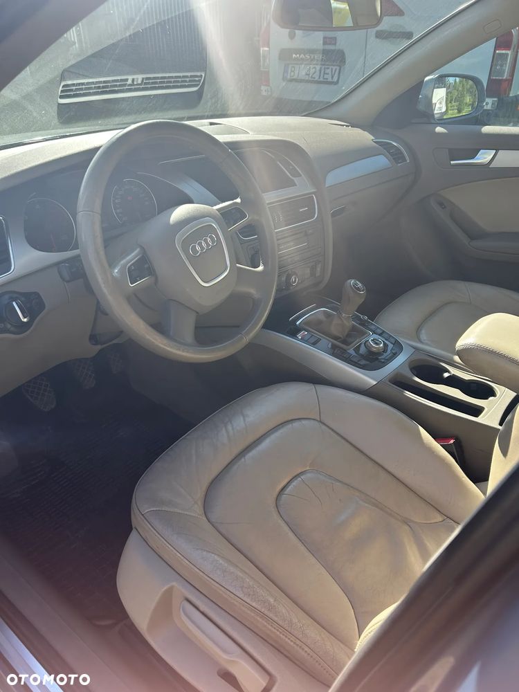 Audi A4 Avant 2.0 TDI - 8