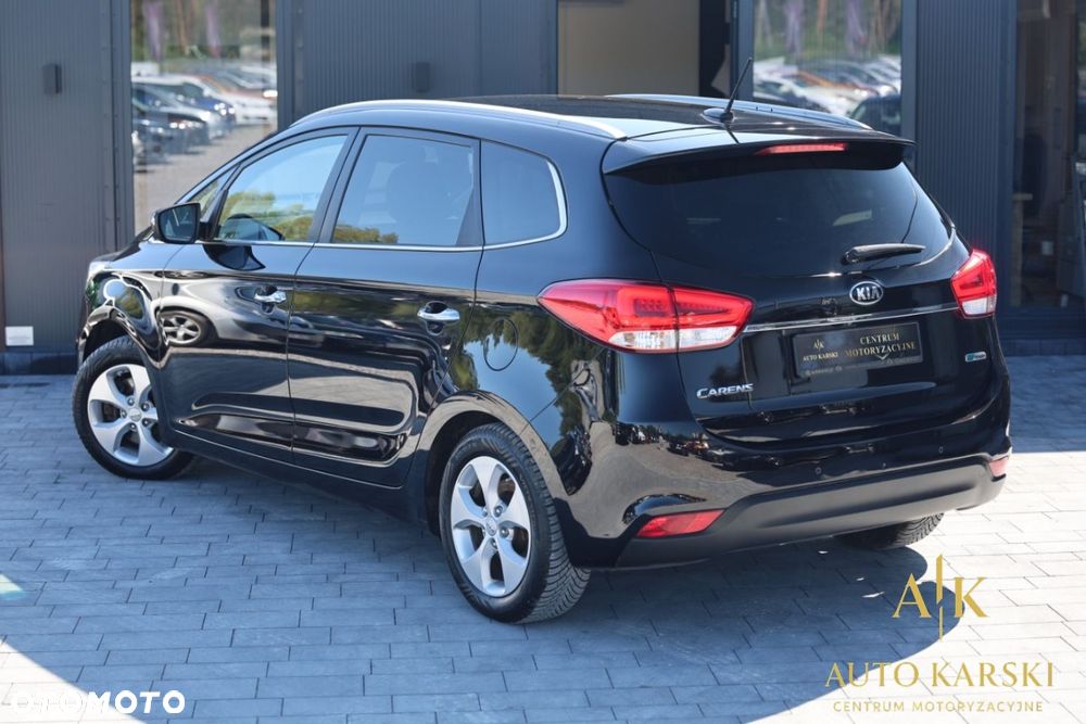 Kia Carens - 10