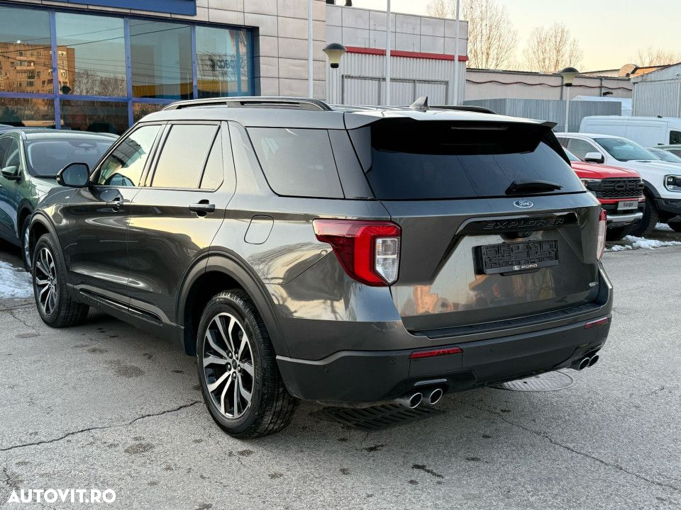 Ford Explorer - 13