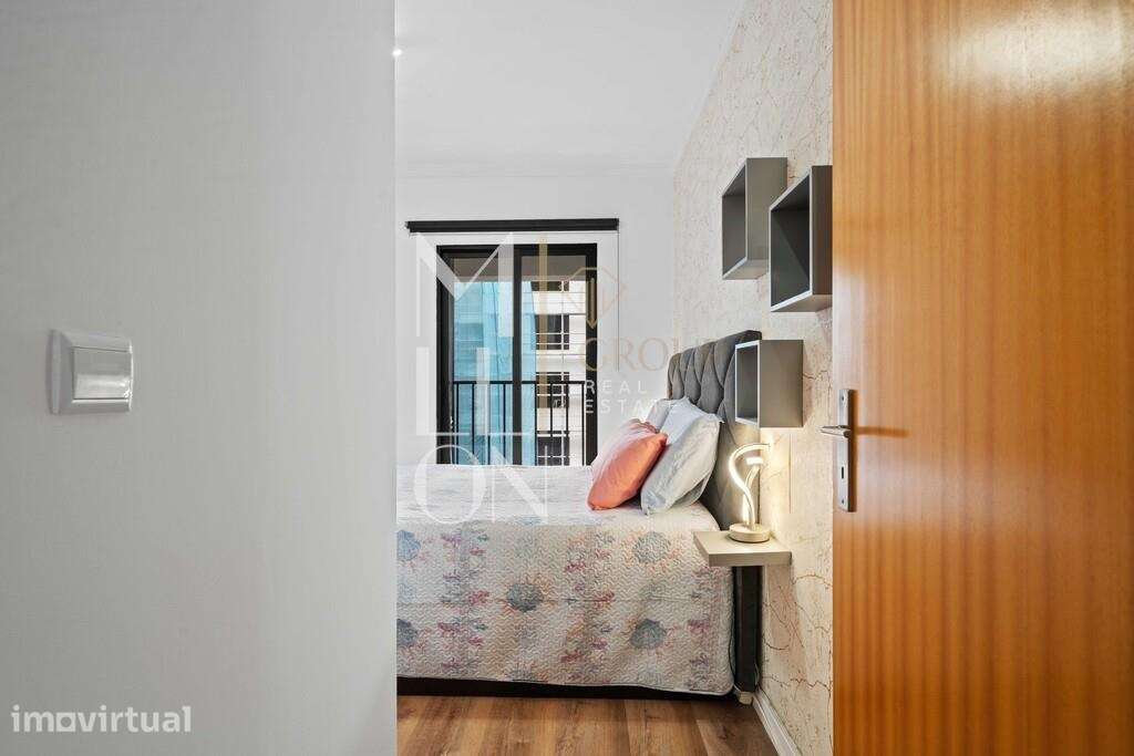 Apartamento Duplex T2+1 Totalmente Remodelado com Varanda, Estacioname - Grande imagem: 2/53