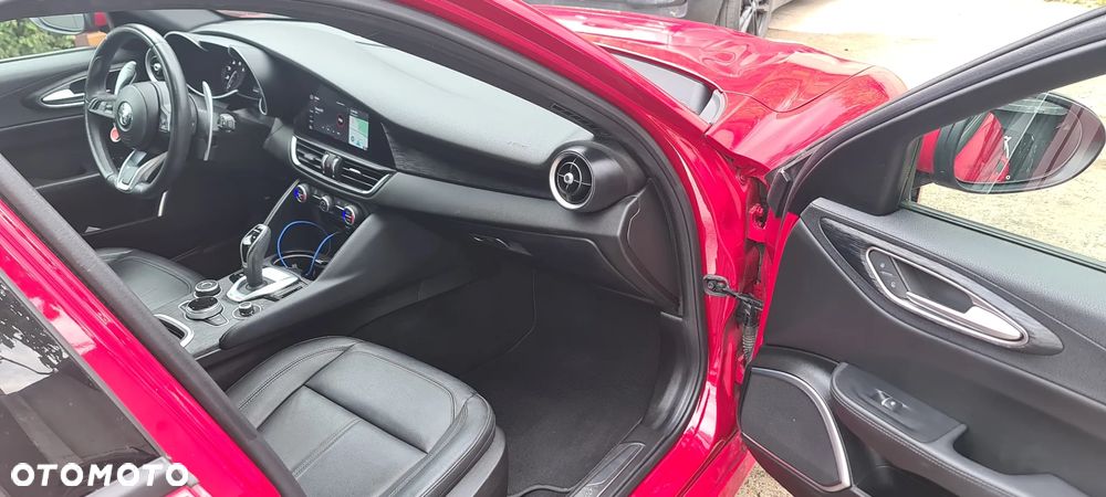 Alfa Romeo Giulia - 19