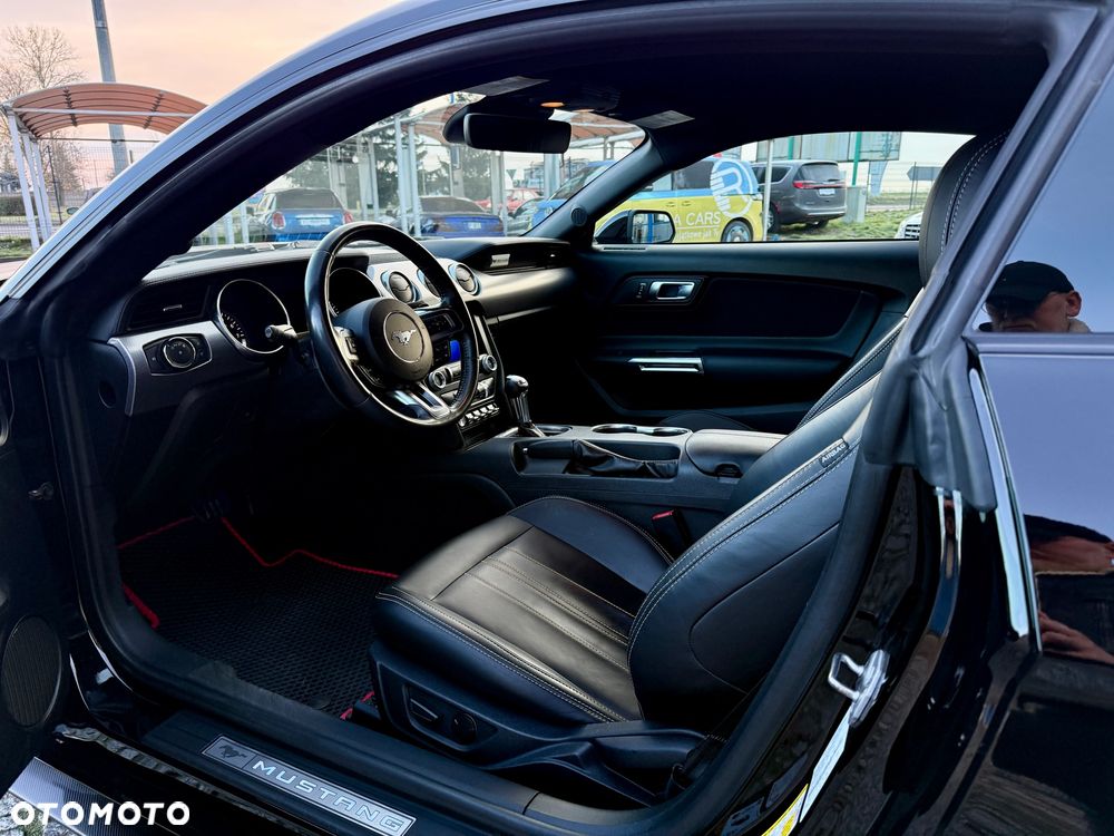 Ford Mustang 5.0 V8 GT - 14