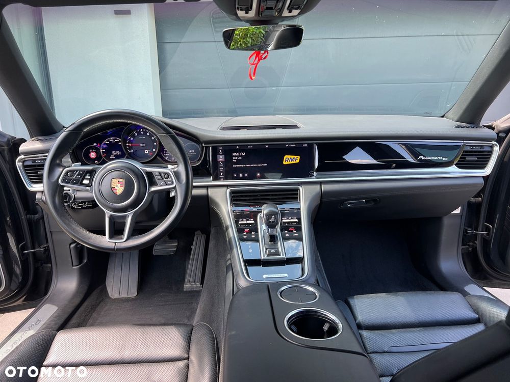 Porsche Panamera 4 Platinum Edition - 11