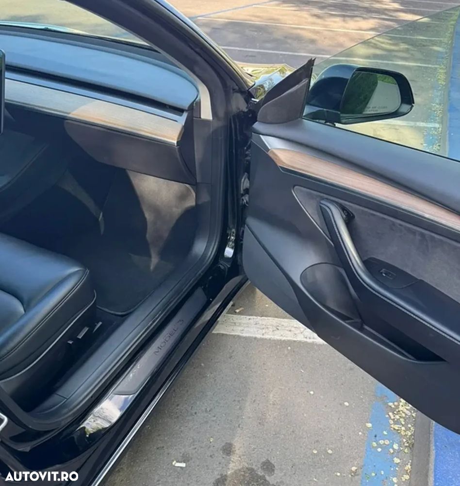 Tesla Model 3 Long Range AWD Premium - 6