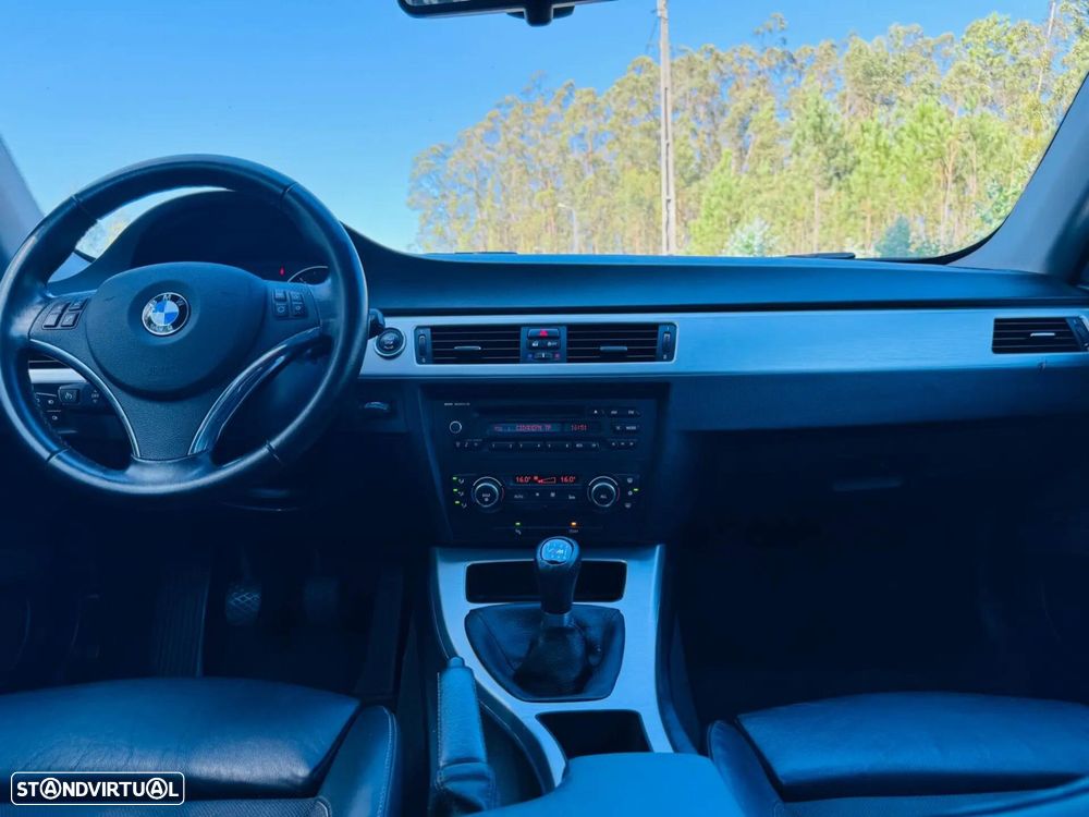 BMW 320 d Coupe - 31