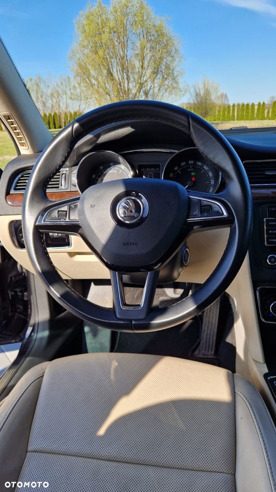 Skoda Superb 2.0 TSI Elegance DSG - 17