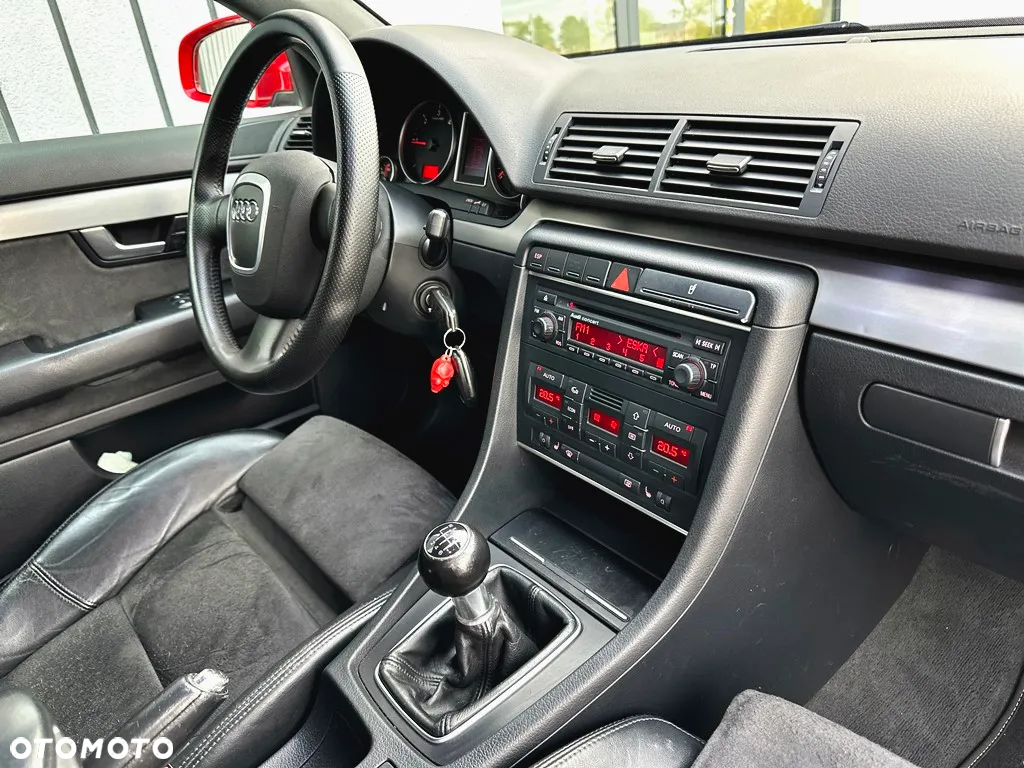 Audi A4 Avant 2.0 TDI - 13
