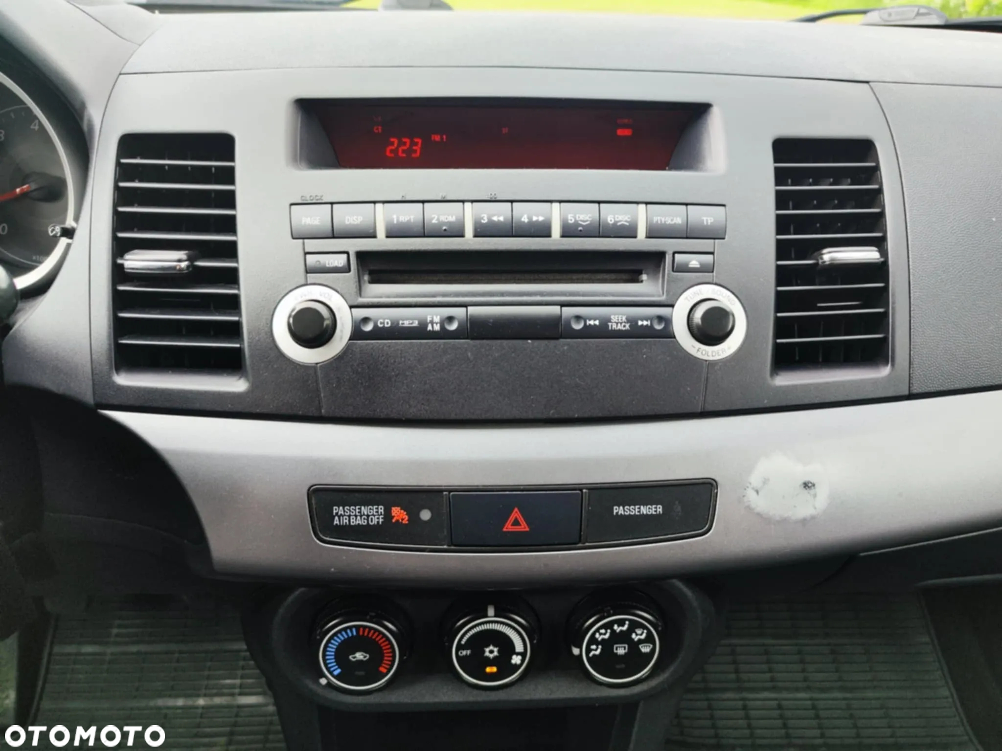 Mitsubishi Lancer 1.5 Inform - 27