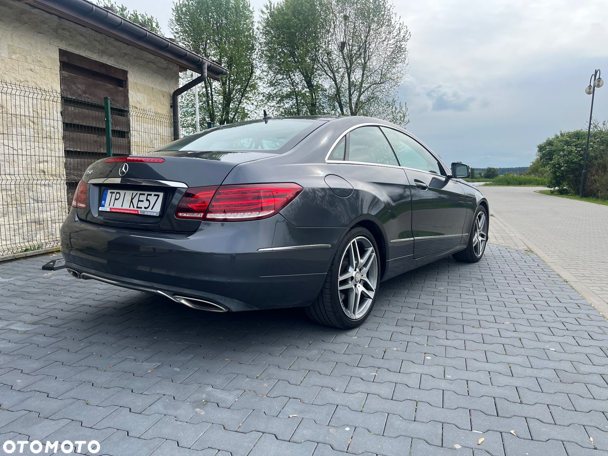 Mercedes-Benz Klasa E 350 Coupe 7G-TRONIC - 3