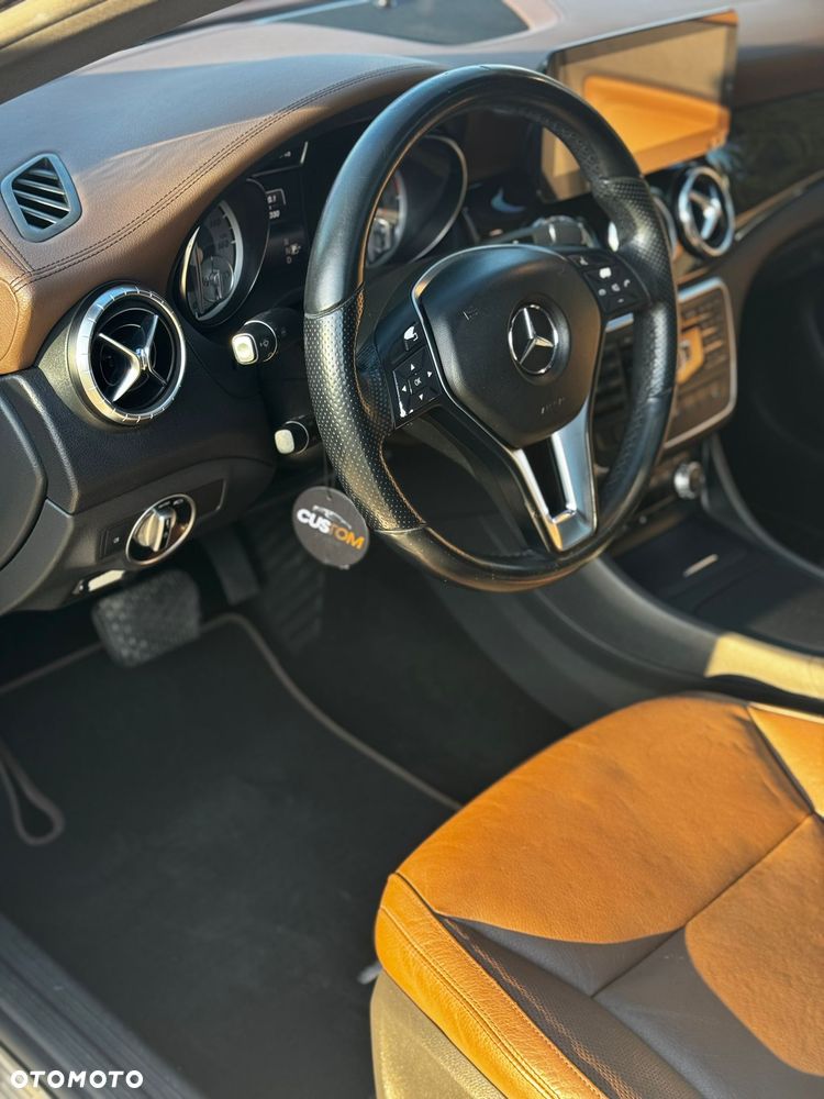 Mercedes-Benz CLA 250 7G-DCT UrbanStyle Edition - 14