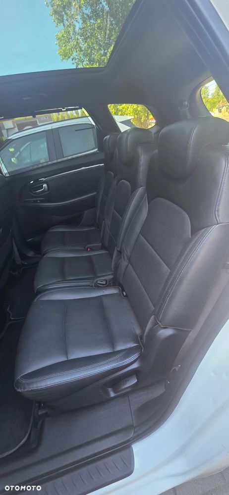 Kia Carens 1.7 CRDi 141 ISG Spirit - 32