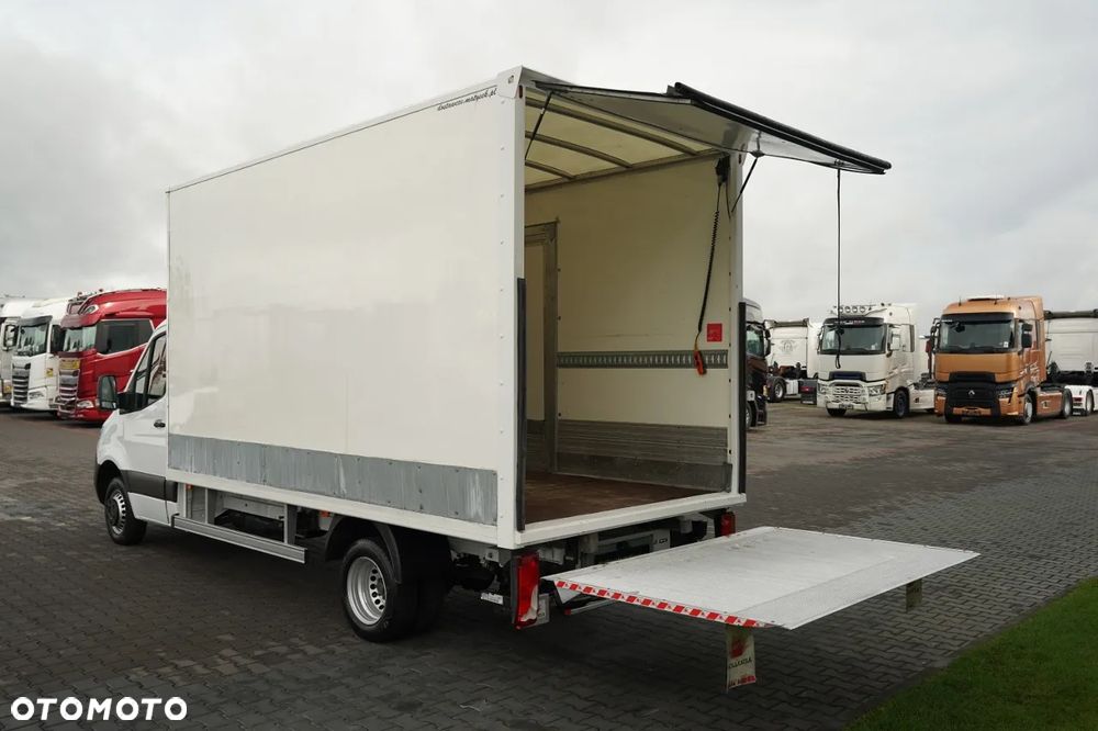 Mercedes-Benz SPRINTER / KONTENER - 4,3 M / WINDA DHOLLANDIA - 750 KG / BLIŹNIAK / 3 MIEJSCA / SPROWADZONY / EURO 6 - 24