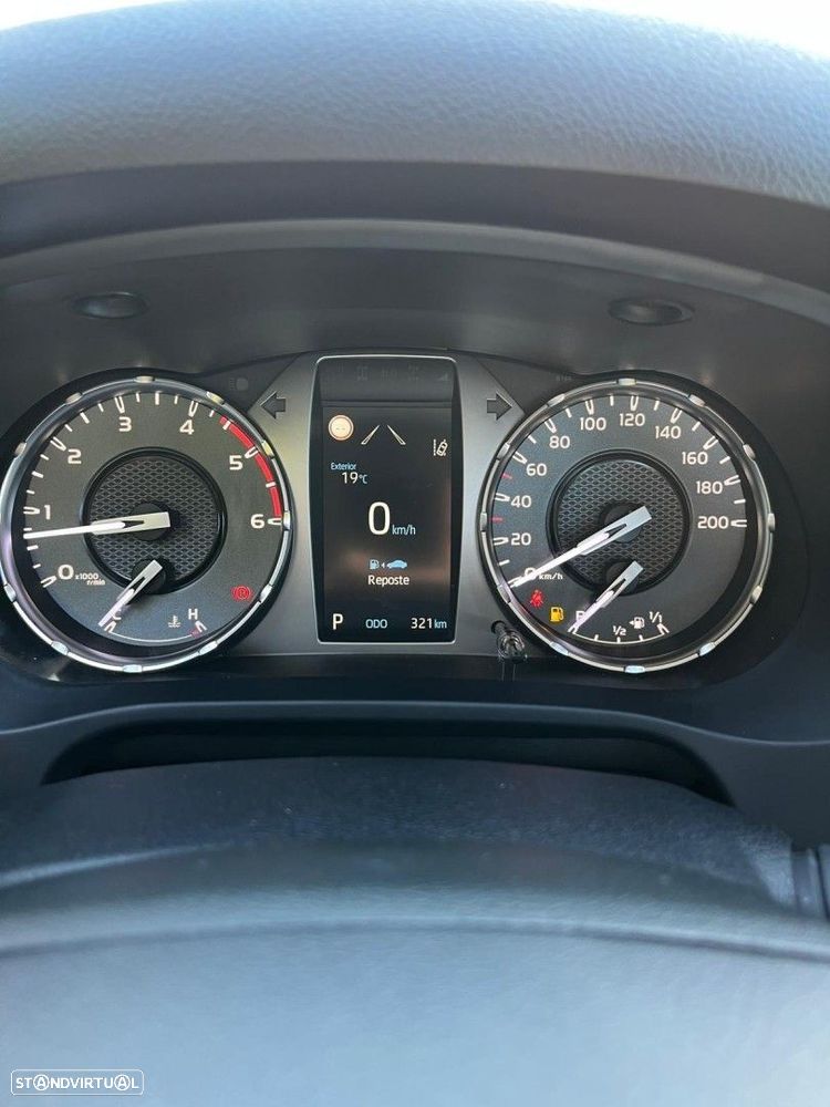 Toyota Hilux 2.4 D-4D 4WD CD CH Aut. - 33