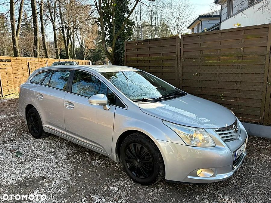 Toyota Avensis 2.0 D-4D - 1