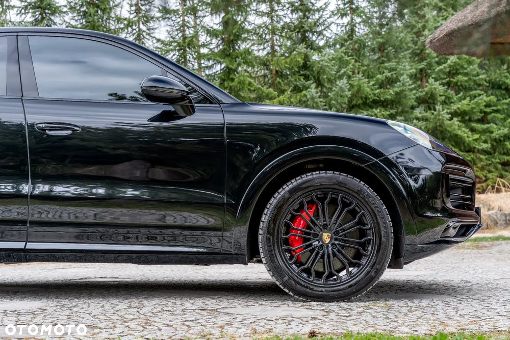 Porsche Cayenne GTS - 10