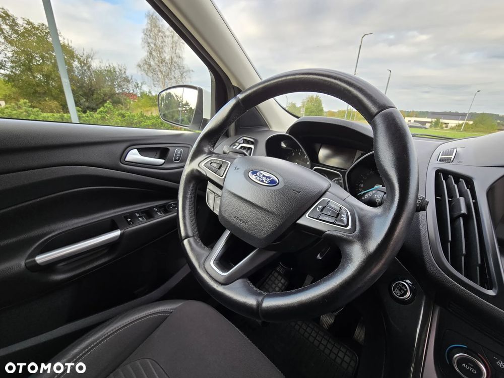 Ford Kuga 1.5 EcoBoost 2x4 Titanium - 12