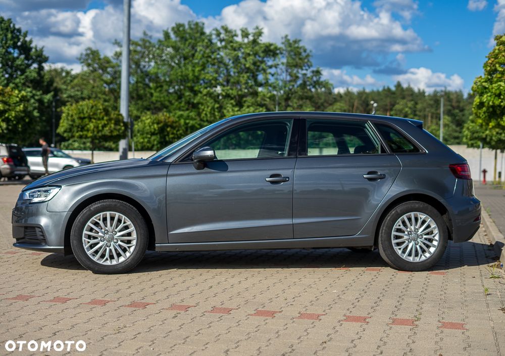 Audi A3 Sportback 1.6 TDI S tronic - 5