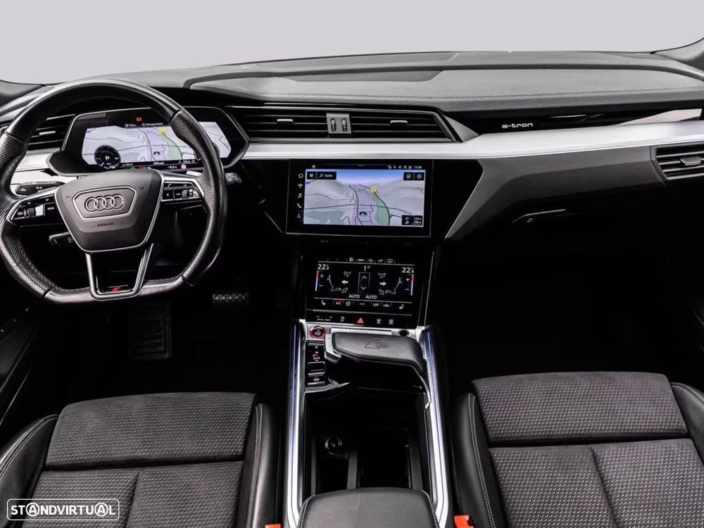 Audi e-tron - 12
