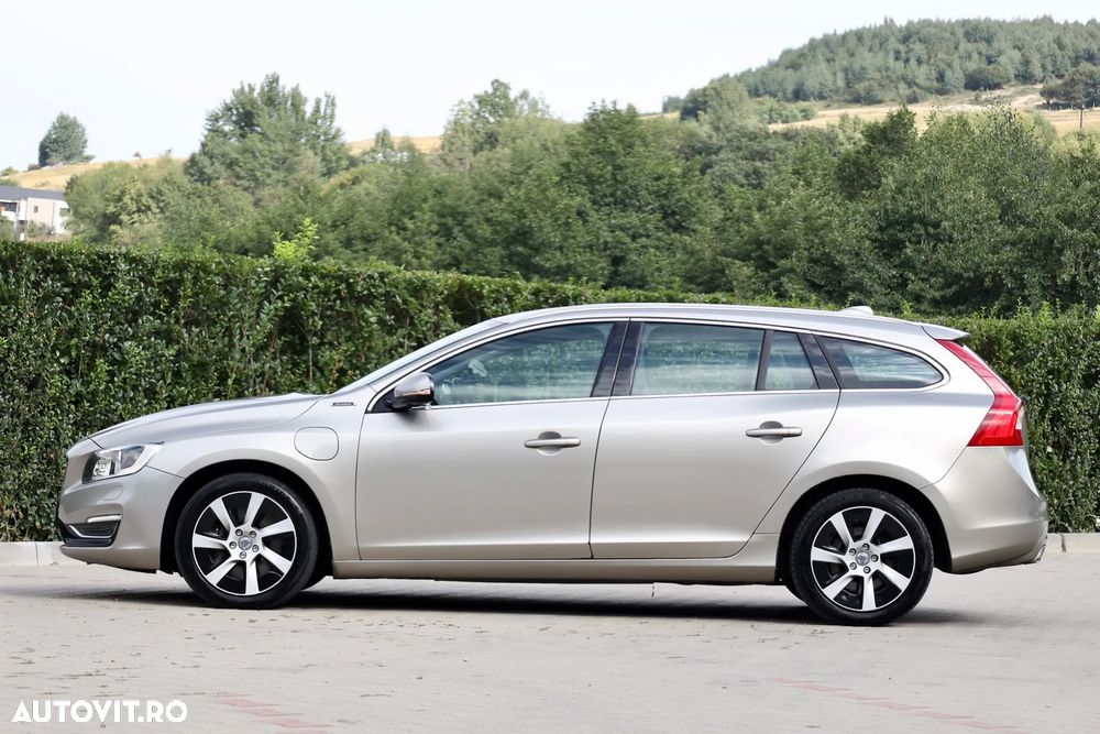 Volvo V60 D6 Plug-In-Hybrid AWD Geartronic Momentum - 40