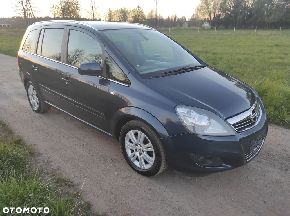 Opel Zafira 1.8 Cosmo - 28