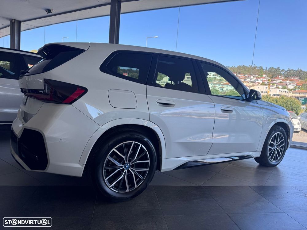 BMW iX1 xDrive30 M Sport Pack - 2