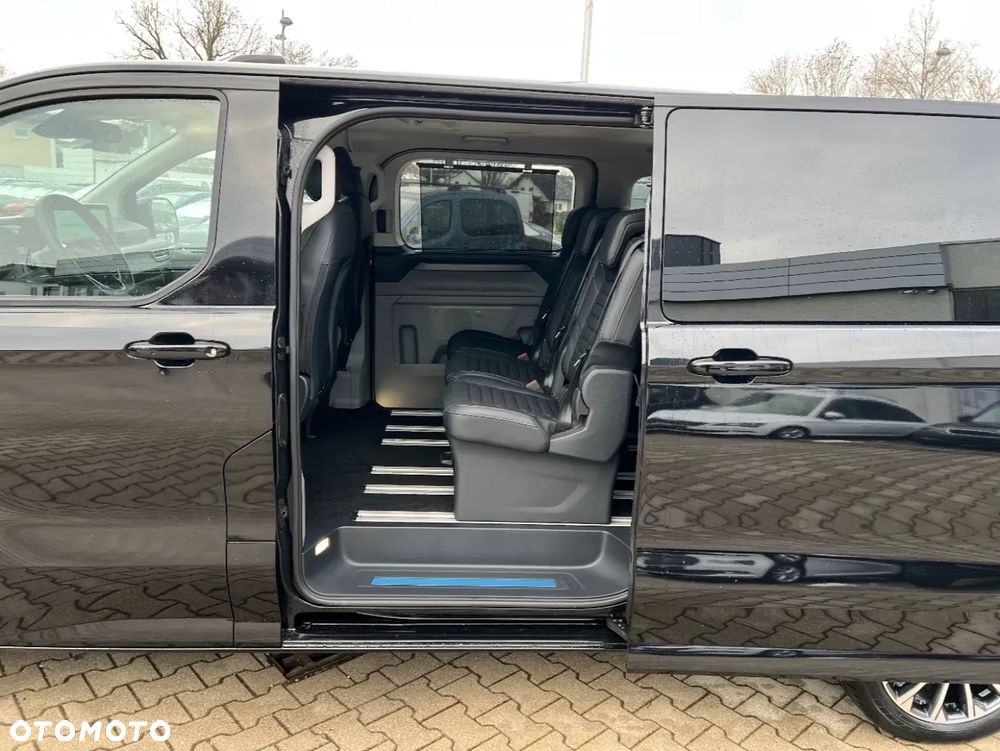 Ford Tourneo Custom - 9