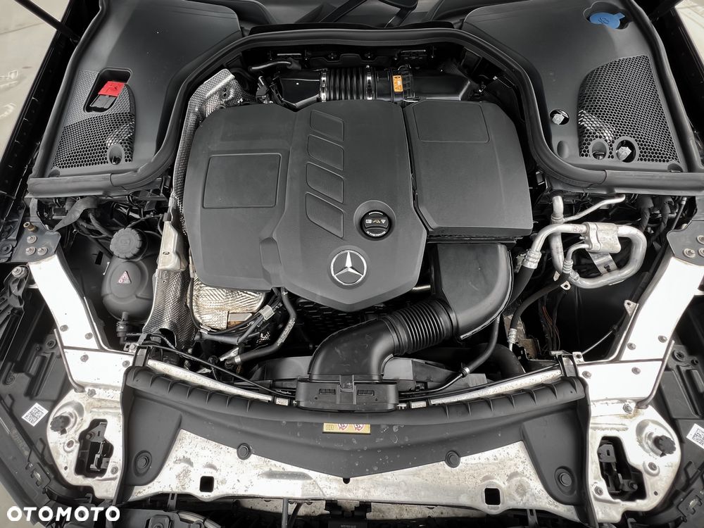 Mercedes-Benz Klasa E 200 d 9G-TRONIC - 32