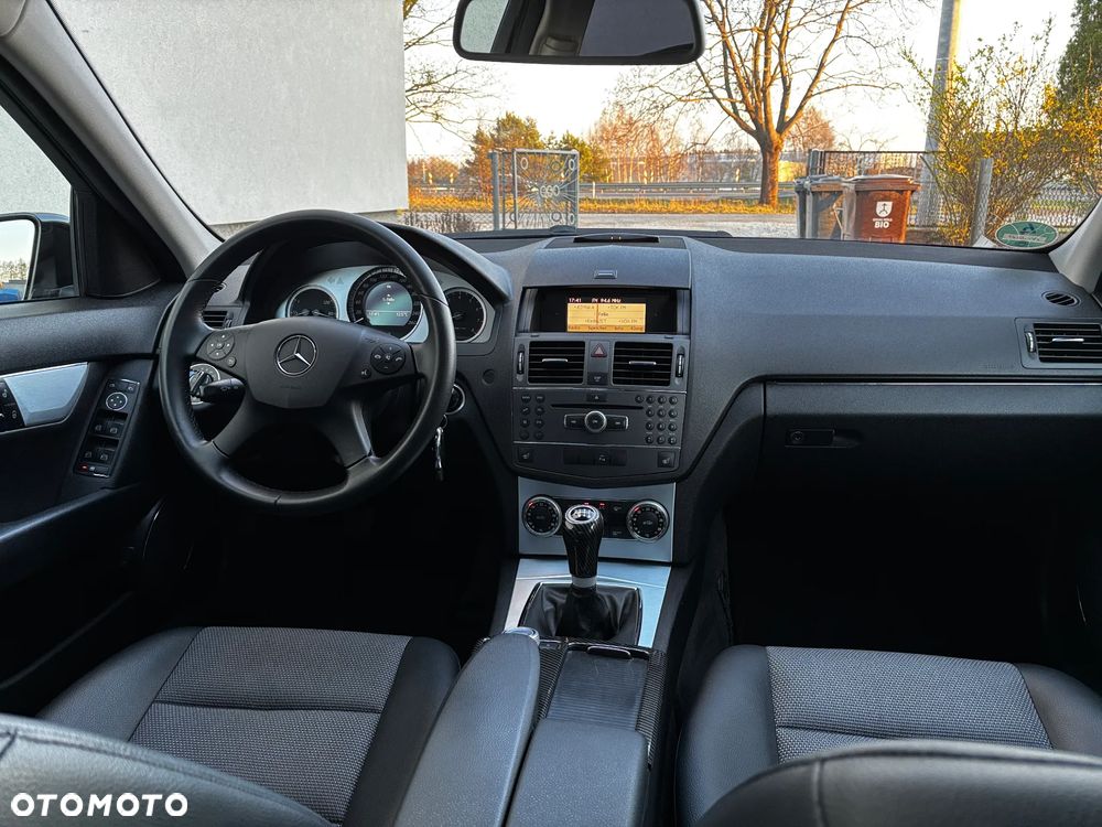 Mercedes-Benz Klasa C 180 Kompressor Avantgarde - 32