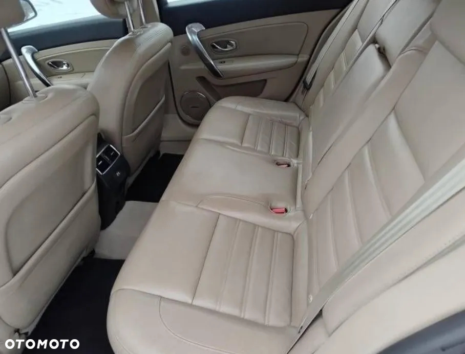 Renault Latitude - 12