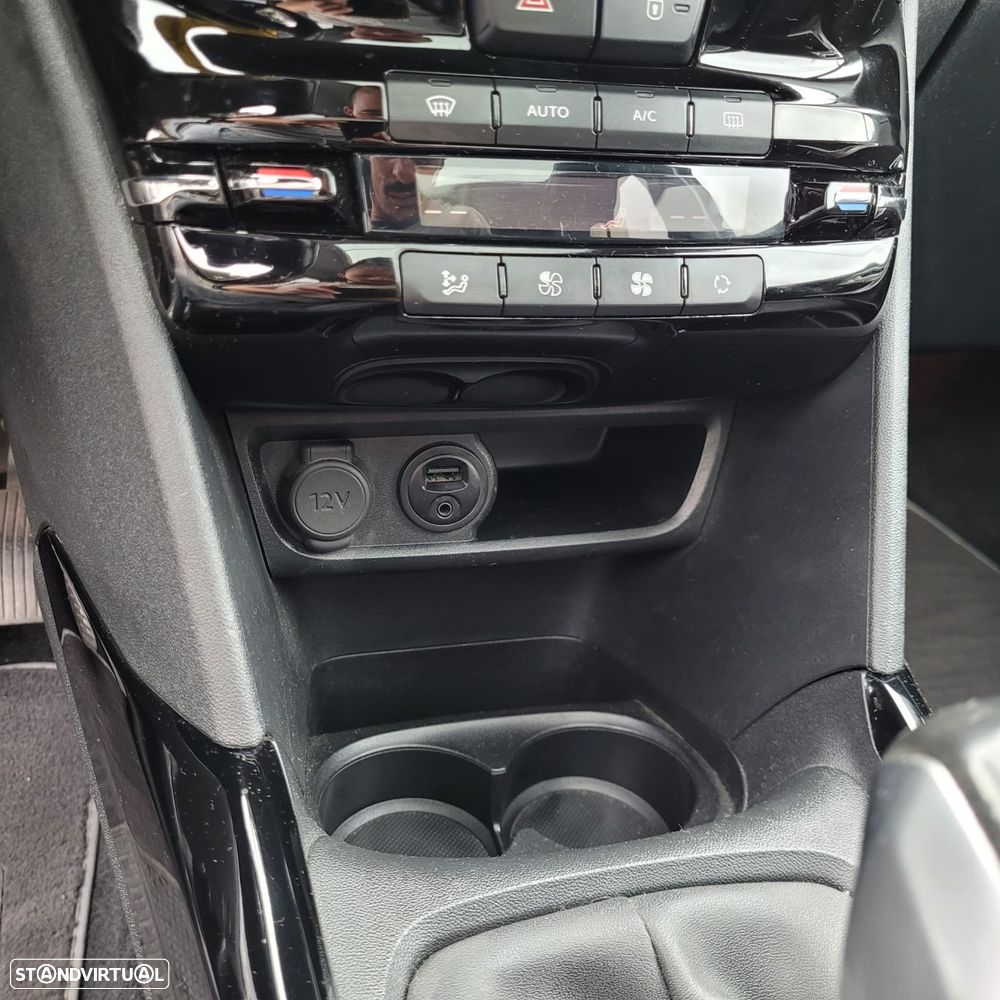 Peugeot 2008 1.2 PureTech Allure - 16