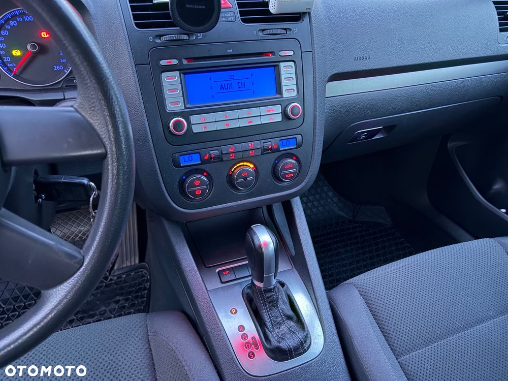 Volkswagen Golf 1.6 Comfortline Tiptr - 14