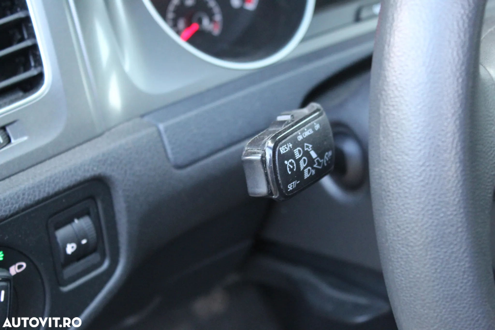 Volkswagen Golf 1.6 TDI DPF Trendline - 10