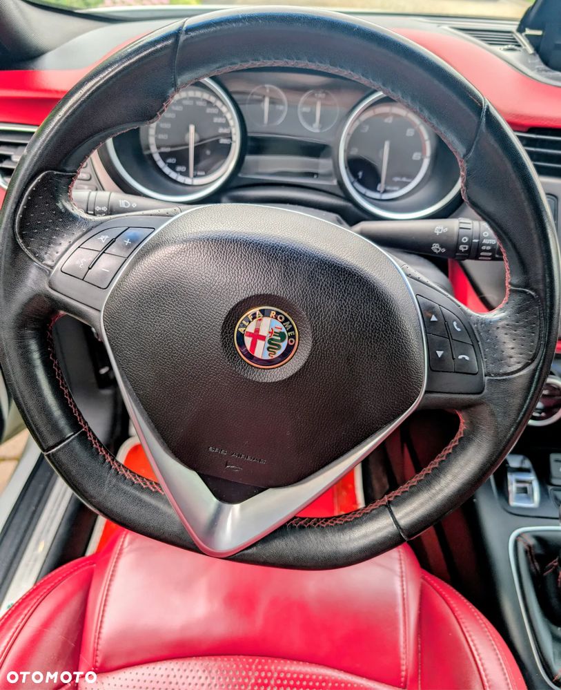 Alfa Romeo Giulietta 2.0 JTDM - 11
