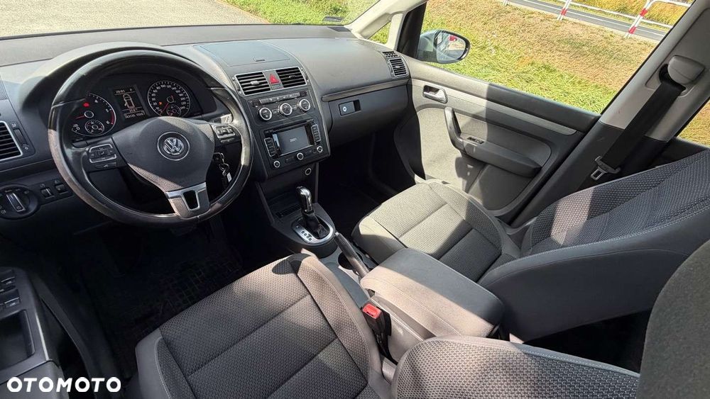 Volkswagen Touran 1.6 TDI DPF BlueMotion Technology DSG Highline - 35