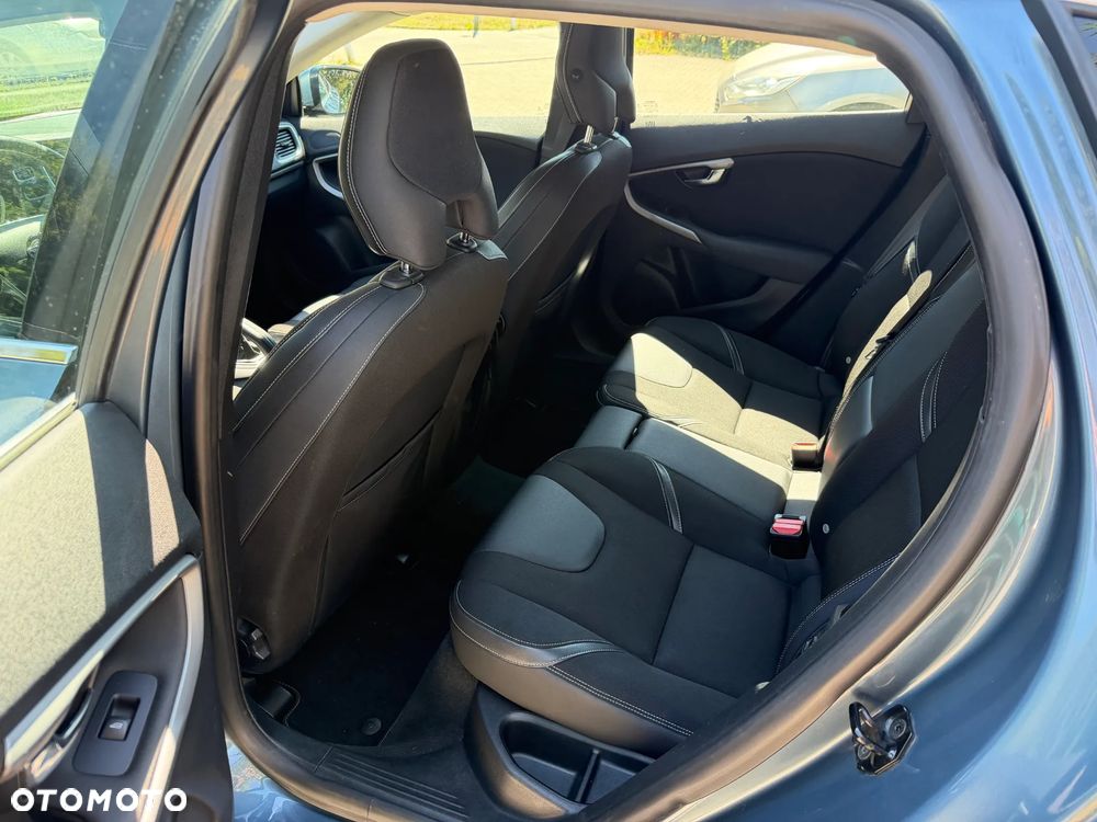 Volvo V40 D2 Momentum - 11