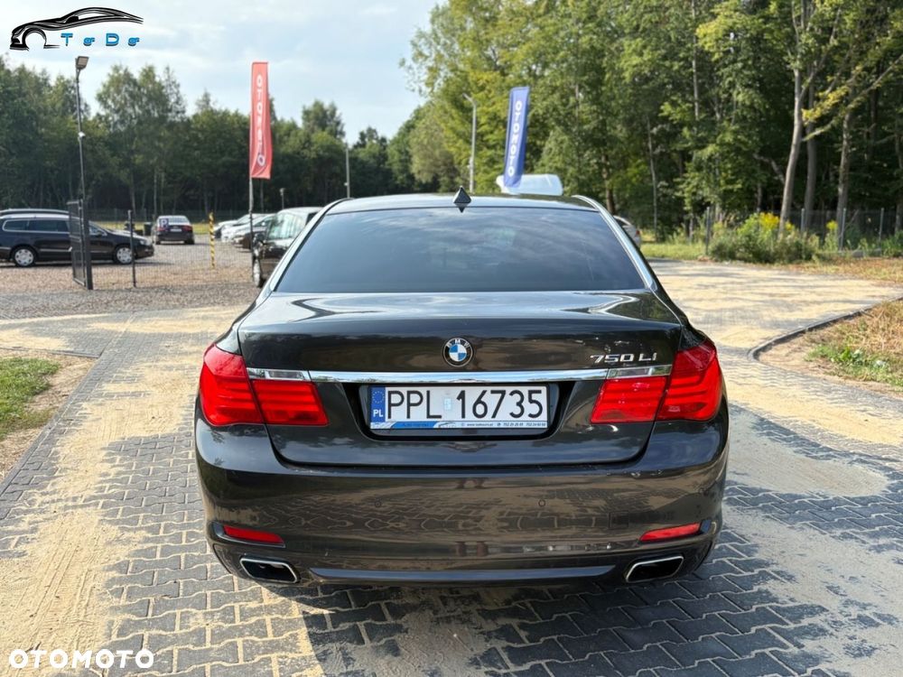 BMW Seria 7 750i L xDrive - 14