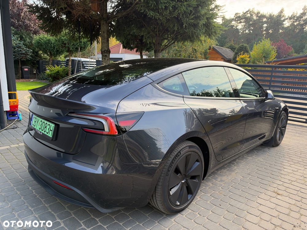 Tesla Model 3 2025 photo 2